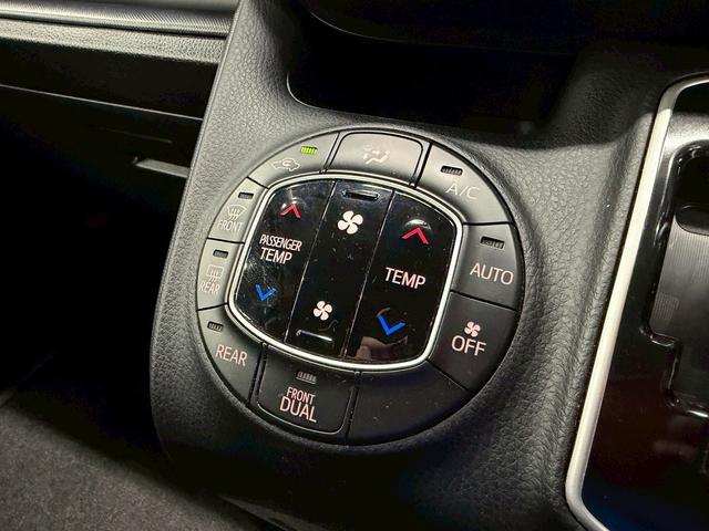 ヴォクシー ＺＳ　煌　（禁煙車）（両側パワースライド）（純正ＳＤナビ）（バックカメラ）（ビルトインＥＴＣ）（ＬＥＤヘッド）（スマートキー＆プッシュスタート）（Ｂｌｕｅｔｏｏｔｈ対応）（ウォークスルー）（純正１６インチＡＷ）（25枚目）