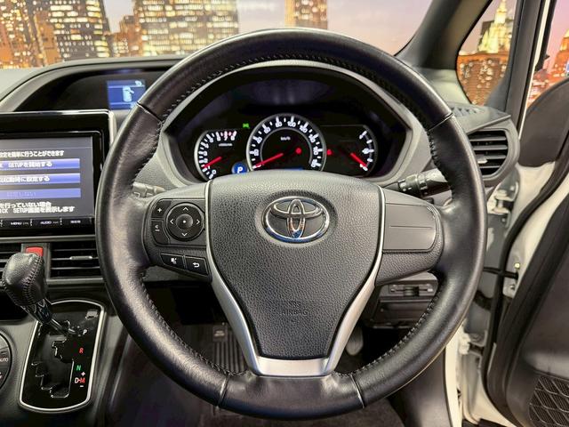 ヴォクシー ＺＳ　煌　（禁煙車）（両側パワースライド）（純正ＳＤナビ）（バックカメラ）（ビルトインＥＴＣ）（ＬＥＤヘッド）（スマートキー＆プッシュスタート）（Ｂｌｕｅｔｏｏｔｈ対応）（ウォークスルー）（純正１６インチＡＷ）（26枚目）