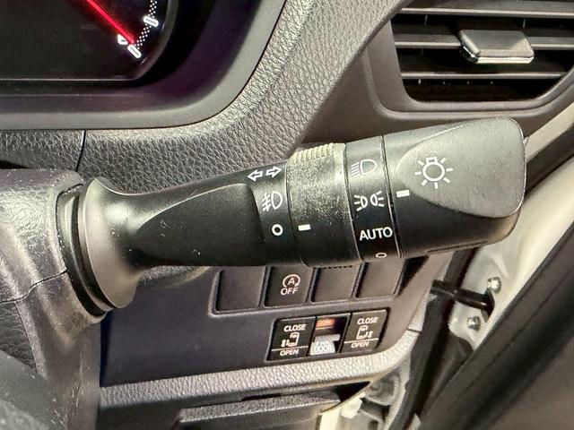 ヴォクシー ＺＳ　煌　（禁煙車）（両側パワースライド）（純正ＳＤナビ）（バックカメラ）（ビルトインＥＴＣ）（ＬＥＤヘッド）（スマートキー＆プッシュスタート）（Ｂｌｕｅｔｏｏｔｈ対応）（ウォークスルー）（純正１６インチＡＷ）（30枚目）