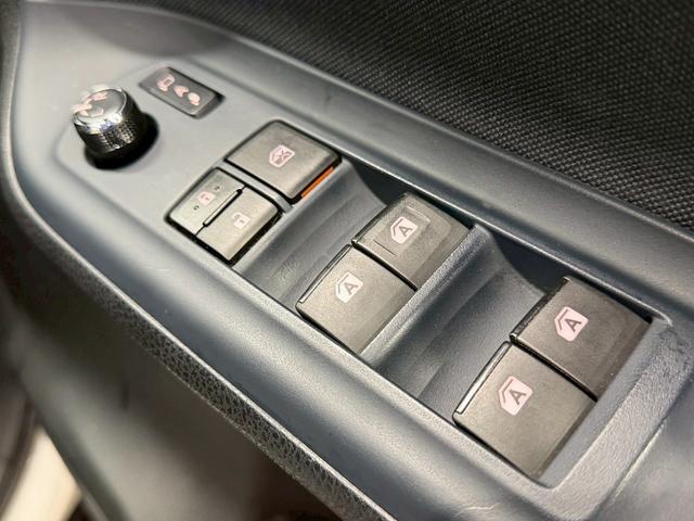 ヴォクシー ＺＳ　煌　（禁煙車）（両側パワースライド）（純正ＳＤナビ）（バックカメラ）（ビルトインＥＴＣ）（ＬＥＤヘッド）（スマートキー＆プッシュスタート）（Ｂｌｕｅｔｏｏｔｈ対応）（ウォークスルー）（純正１６インチＡＷ）（33枚目）
