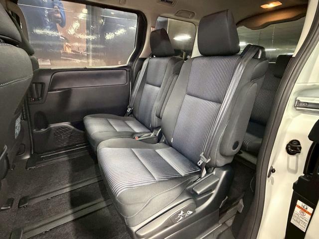 ヴォクシー ＺＳ　煌　（禁煙車）（両側パワースライド）（純正ＳＤナビ）（バックカメラ）（ビルトインＥＴＣ）（ＬＥＤヘッド）（スマートキー＆プッシュスタート）（Ｂｌｕｅｔｏｏｔｈ対応）（ウォークスルー）（純正１６インチＡＷ）（43枚目）