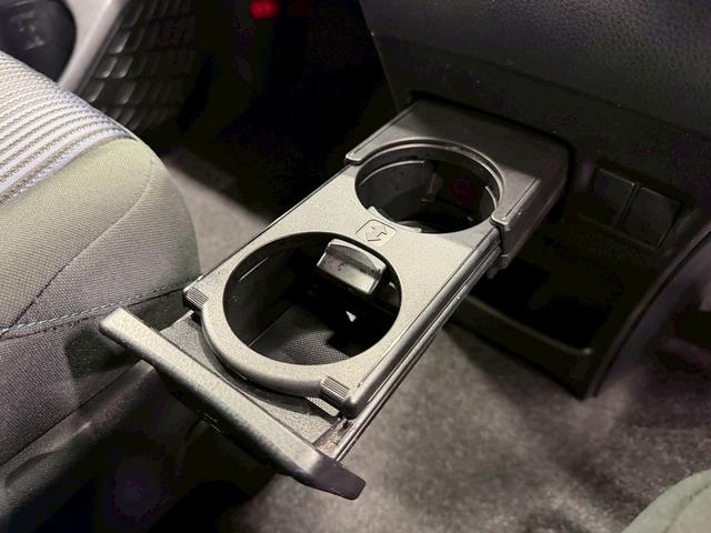 ヴォクシー ＺＳ　煌　（禁煙車）（両側パワースライド）（純正ＳＤナビ）（バックカメラ）（ビルトインＥＴＣ）（ＬＥＤヘッド）（スマートキー＆プッシュスタート）（Ｂｌｕｅｔｏｏｔｈ対応）（ウォークスルー）（純正１６インチＡＷ）（50枚目）