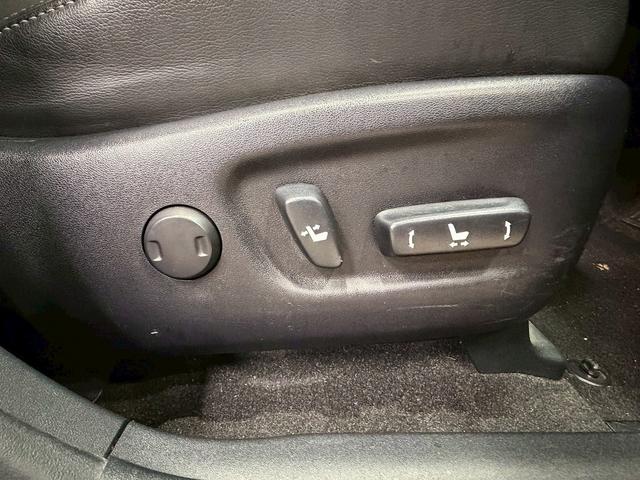 プリウスアルファ Ｇ　（禁煙車）（後期型）（純正ＳＤナビ）（クルーズコントロール）（黒ハーフレザー）（パワーシート）（バックカメラ）（ビルトインＥＴＣ）（フルセグＴＶ）（ＬＥＤヘッドライト）（純正１６インチＡＷ）（9枚目）