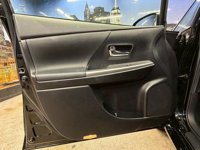 プリウスアルファ Ｇ　（禁煙車）（後期型）（純正ＳＤナビ）（クルーズコントロール）（黒ハーフレザー）（パワーシート）（バックカメラ）（ビルトインＥＴＣ）（フルセグＴＶ）（ＬＥＤヘッドライト）（純正１６インチＡＷ）（39枚目）