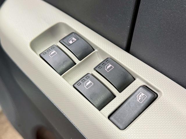 ミラトコット Ｌ　ＳＡＩＩＩ　プリクラッシュセーフティ（禁煙車）（純正ＳＤナビ）（コーナーセンサー）（オートマチックハイビーム）（バックカメラ）（アイドリングストップ）（Ｂｌｕｅｔｏｏｔｈ接続）（１４インチＳＷ）（33枚目）