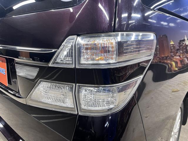 ヴェルファイア ２．４Ｚ　Ｇエディション　（禁煙車）（後期型）（サンルーフ）（黒革シート）（両側パワースライド）（純正ＳＤナビ）（クルコン）（コーナーセンサー）（シートヒーター）（シートメモリー）（電動リアゲート）（純正１８インチＡＷ）（59枚目）