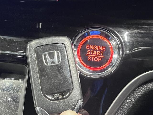 �y�X�}�[�g�L�[���v�b�V���X�^�[�g�z�h�A�n���h�����y�����邾���Ńh�A���b�N�������ł��A�{���̓h�A�n���h���̃��b�N�X�C�b�`�����������Ńu���[�L�𓥂݂Ȃ���G���W���X�C�b�`�����������ŁA�G���W�����n���I