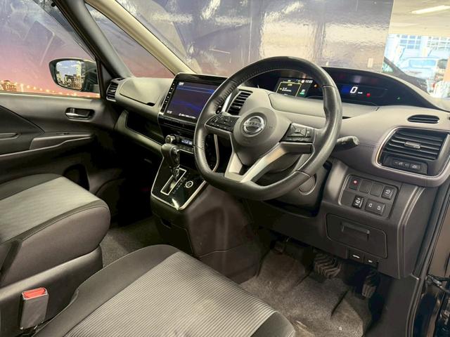セレナ ハイウェイスターＶ　（禁煙車）（後期型）（両側パワースライド）（純正ＳＤナビ）（全周囲カメラ）（クルーズコントロール）（コーナーセンサー）（ビルトインＥＴＣ）（ＬＥＤヘッド）（アイドリングストップ）（純正１６インチＡＷ）（33枚目）