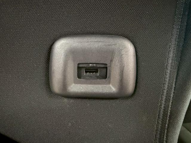 セレナ ハイウェイスターＶ　（禁煙車）（後期型）（両側パワースライド）（純正ＳＤナビ）（全周囲カメラ）（クルーズコントロール）（コーナーセンサー）（ビルトインＥＴＣ）（ＬＥＤヘッド）（アイドリングストップ）（純正１６インチＡＷ）（35枚目）