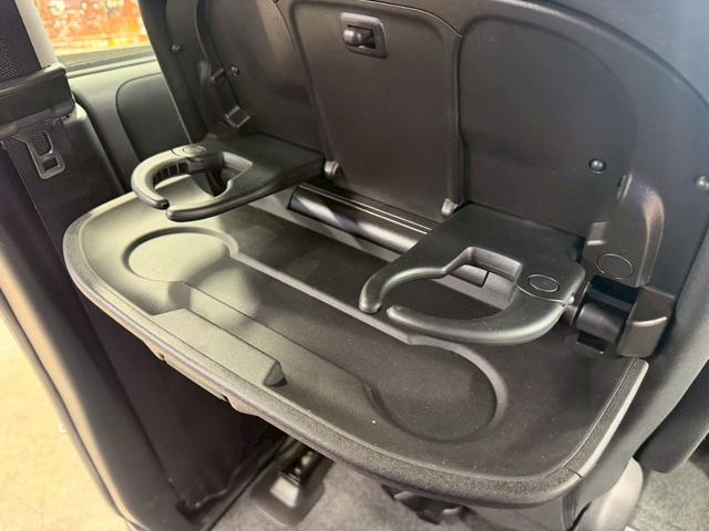 セレナ ハイウェイスターＶ　（禁煙車）（後期型）（両側パワースライド）（純正ＳＤナビ）（全周囲カメラ）（クルーズコントロール）（コーナーセンサー）（ビルトインＥＴＣ）（ＬＥＤヘッド）（アイドリングストップ）（純正１６インチＡＷ）（44枚目）