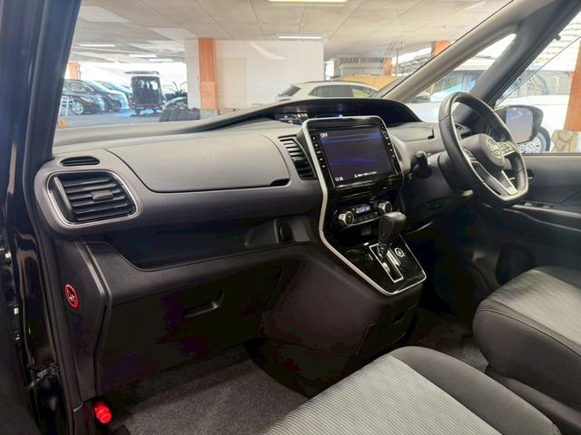 セレナ ハイウェイスターＶ　（禁煙車）（後期型）（両側パワースライド）（純正ＳＤナビ）（全周囲カメラ）（クルーズコントロール）（コーナーセンサー）（ビルトインＥＴＣ）（ＬＥＤヘッド）（アイドリングストップ）（純正１６インチＡＷ）（54枚目）