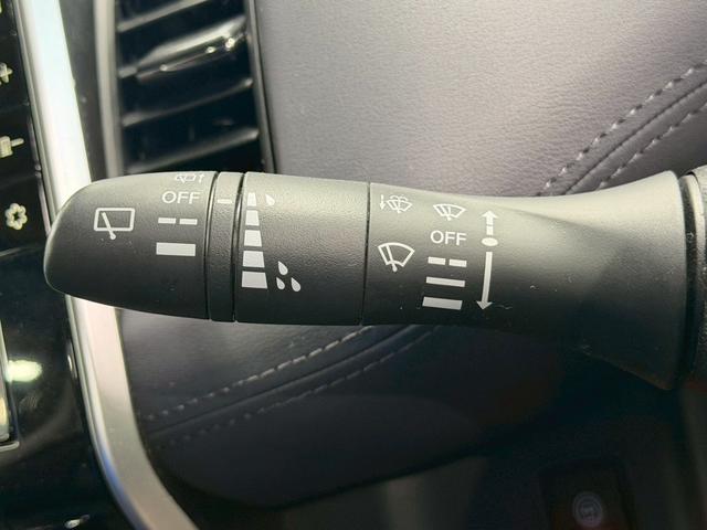 セレナ ハイウェイスターＶ　（禁煙車）（後期型）（両側パワースライド）（純正ＳＤナビ）（全周囲カメラ）（クルーズコントロール）（コーナーセンサー）（ビルトインＥＴＣ）（ＬＥＤヘッド）（アイドリングストップ）（純正１６インチＡＷ）（58枚目）