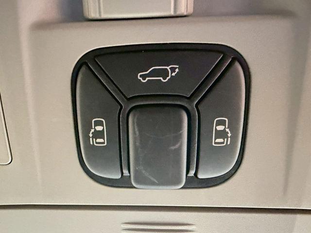 ヴェルファイア ２．４Ｚ　ゴールデンアイズＩＩ　（禁煙車）（後期型）（７人乗り）（両側パワースライド）（純正ＳＤナビ）（バックカメラ）（電動リアゲート）（黒ハーフレザー）（クリアランスソナー）（フリップダウン）（ＥＴＣ）（純正１８インチＡＷ）（11枚目）