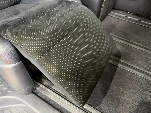 ヴェルファイア ２．４Ｚ　ゴールデンアイズＩＩ　（禁煙車）（後期型）（７人乗り）（両側パワースライド）（純正ＳＤナビ）（バックカメラ）（電動リアゲート）（黒ハーフレザー）（クリアランスソナー）（フリップダウン）（ＥＴＣ）（純正１８インチＡＷ）（16枚目）