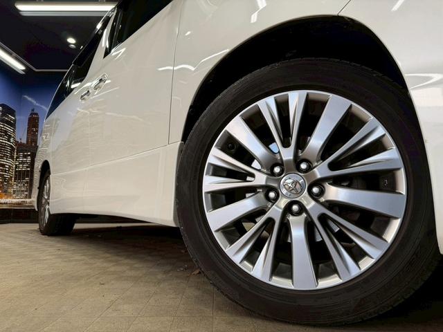 ヴェルファイア ２．４Ｚ　ゴールデンアイズＩＩ　（禁煙車）（後期型）（７人乗り）（両側パワースライド）（純正ＳＤナビ）（バックカメラ）（電動リアゲート）（黒ハーフレザー）（クリアランスソナー）（フリップダウン）（ＥＴＣ）（純正１８インチＡＷ）（19枚目）