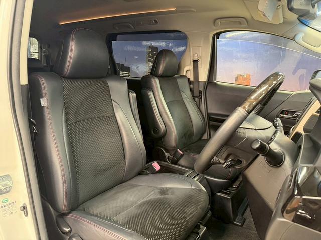 ヴェルファイア ２．４Ｚ　ゴールデンアイズＩＩ　（禁煙車）（後期型）（７人乗り）（両側パワースライド）（純正ＳＤナビ）（バックカメラ）（電動リアゲート）（黒ハーフレザー）（クリアランスソナー）（フリップダウン）（ＥＴＣ）（純正１８インチＡＷ）（24枚目）