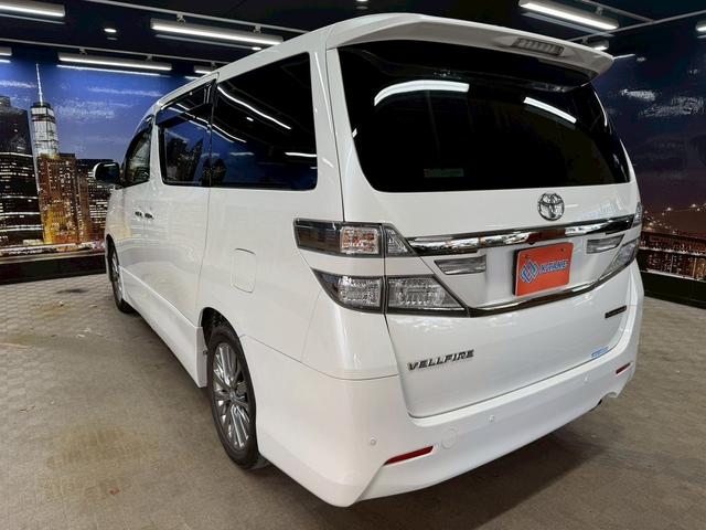 ヴェルファイア ２．４Ｚ　ゴールデンアイズＩＩ　（禁煙車）（後期型）（７人乗り）（両側パワースライド）（純正ＳＤナビ）（バックカメラ）（電動リアゲート）（黒ハーフレザー）（クリアランスソナー）（フリップダウン）（ＥＴＣ）（純正１８インチＡＷ）（30枚目）