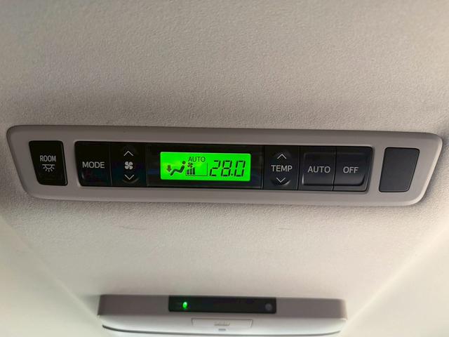 ヴェルファイア ２．４Ｚ　ゴールデンアイズＩＩ　（禁煙車）（後期型）（７人乗り）（両側パワースライド）（純正ＳＤナビ）（バックカメラ）（電動リアゲート）（黒ハーフレザー）（クリアランスソナー）（フリップダウン）（ＥＴＣ）（純正１８インチＡＷ）（33枚目）