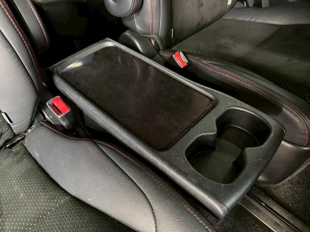 ヴェルファイア ２．４Ｚ　ゴールデンアイズＩＩ　（禁煙車）（後期型）（７人乗り）（両側パワースライド）（純正ＳＤナビ）（バックカメラ）（電動リアゲート）（黒ハーフレザー）（クリアランスソナー）（フリップダウン）（ＥＴＣ）（純正１８インチＡＷ）（39枚目）