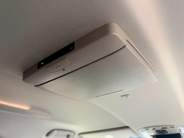 ヴェルファイア ２．４Ｚ　ゴールデンアイズＩＩ　（禁煙車）（後期型）（７人乗り）（両側パワースライド）（純正ＳＤナビ）（バックカメラ）（電動リアゲート）（黒ハーフレザー）（クリアランスソナー）（フリップダウン）（ＥＴＣ）（純正１８インチＡＷ）（45枚目）