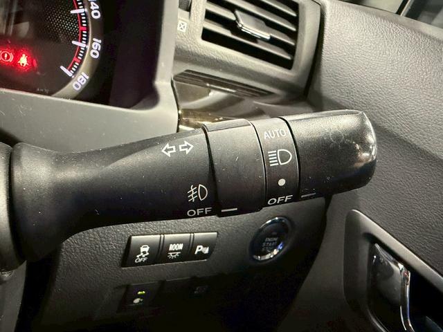 ヴェルファイア ２．４Ｚ　ゴールデンアイズＩＩ　（禁煙車）（後期型）（７人乗り）（両側パワースライド）（純正ＳＤナビ）（バックカメラ）（電動リアゲート）（黒ハーフレザー）（クリアランスソナー）（フリップダウン）（ＥＴＣ）（純正１８インチＡＷ）（65枚目）