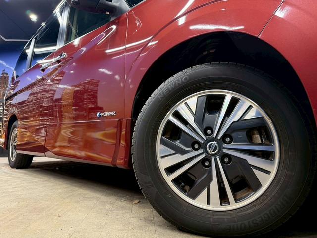 セレナ ｅ－パワー　ハイウェイスターＶ　セーフティパックＡ　（禁煙車）（後期型）（８人乗り）（プロパイロット）（両側パワースライド）（純正ＳＤナビ）（アラウンドビュー）（レーダークルーズ）（コーナーセンサー）（スマートキー）（ＥＴＣ）（純正１５インチＡＷ）（14枚目）