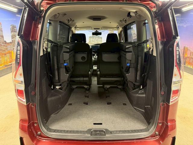 セレナ ｅ－パワー　ハイウェイスターＶ　セーフティパックＡ　（禁煙車）（後期型）（８人乗り）（プロパイロット）（両側パワースライド）（純正ＳＤナビ）（アラウンドビュー）（レーダークルーズ）（コーナーセンサー）（スマートキー）（ＥＴＣ）（純正１５インチＡＷ）（16枚目）