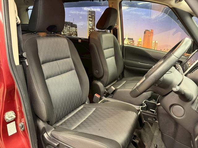 セレナ ｅ－パワー　ハイウェイスターＶ　セーフティパックＡ　（禁煙車）（後期型）（８人乗り）（プロパイロット）（両側パワースライド）（純正ＳＤナビ）（アラウンドビュー）（レーダークルーズ）（コーナーセンサー）（スマートキー）（ＥＴＣ）（純正１５インチＡＷ）（17枚目）