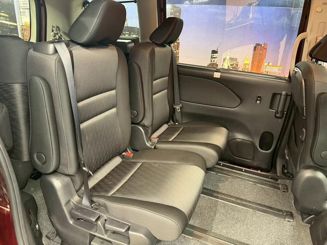 セレナ ｅ－パワー　ハイウェイスターＶ　セーフティパックＡ　（禁煙車）（後期型）（８人乗り）（プロパイロット）（両側パワースライド）（純正ＳＤナビ）（アラウンドビュー）（レーダークルーズ）（コーナーセンサー）（スマートキー）（ＥＴＣ）（純正１５インチＡＷ）（18枚目）