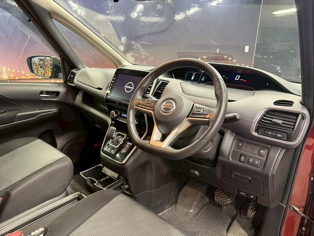 セレナ ｅ－パワー　ハイウェイスターＶ　セーフティパックＡ　（禁煙車）（後期型）（８人乗り）（プロパイロット）（両側パワースライド）（純正ＳＤナビ）（アラウンドビュー）（レーダークルーズ）（コーナーセンサー）（スマートキー）（ＥＴＣ）（純正１５インチＡＷ）（35枚目）