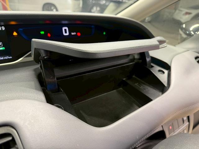 セレナ ｅ－パワー　ハイウェイスターＶ　セーフティパックＡ　（禁煙車）（後期型）（８人乗り）（プロパイロット）（両側パワースライド）（純正ＳＤナビ）（アラウンドビュー）（レーダークルーズ）（コーナーセンサー）（スマートキー）（ＥＴＣ）（純正１５インチＡＷ）（36枚目）