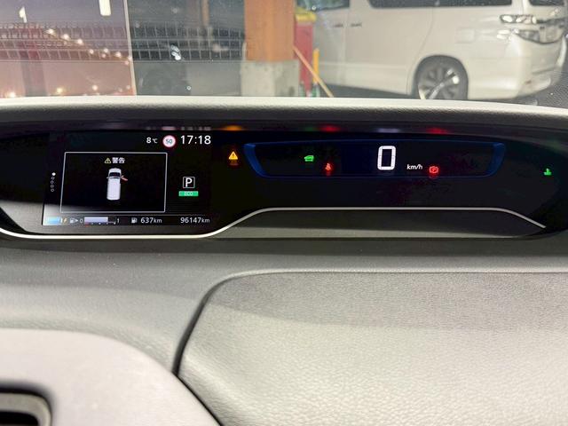 セレナ ｅ－パワー　ハイウェイスターＶ　セーフティパックＡ　（禁煙車）（後期型）（８人乗り）（プロパイロット）（両側パワースライド）（純正ＳＤナビ）（アラウンドビュー）（レーダークルーズ）（コーナーセンサー）（スマートキー）（ＥＴＣ）（純正１５インチＡＷ）（38枚目）