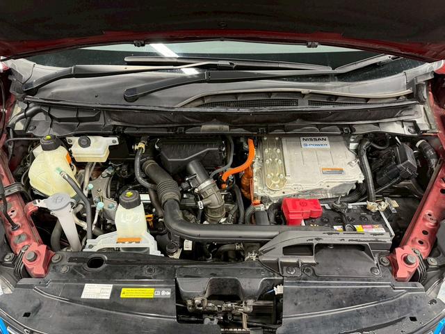 セレナ ｅ－パワー　ハイウェイスターＶ　セーフティパックＡ　（禁煙車）（後期型）（８人乗り）（プロパイロット）（両側パワースライド）（純正ＳＤナビ）（アラウンドビュー）（レーダークルーズ）（コーナーセンサー）（スマートキー）（ＥＴＣ）（純正１５インチＡＷ）（56枚目）