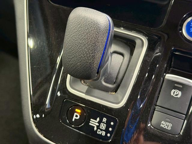 セレナ ｅ－パワー　ハイウェイスターＶ　セーフティパックＡ　（禁煙車）（後期型）（８人乗り）（プロパイロット）（両側パワースライド）（純正ＳＤナビ）（アラウンドビュー）（レーダークルーズ）（コーナーセンサー）（スマートキー）（ＥＴＣ）（純正１５インチＡＷ）（62枚目）