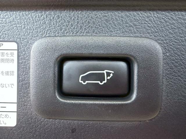 ヴェルファイア ３．５エグゼクティブラウンジ　トヨタセーフティ（禁煙車）（黒本革）（両側電動スライドドア）（ＪＢＬサウンド）（純正ナビ）（フリップダウンモニター）（全方位カメラ）（パワーシート）（シートヒーター）（シートクーラー）（純正１７ＡＷ）（12枚目）