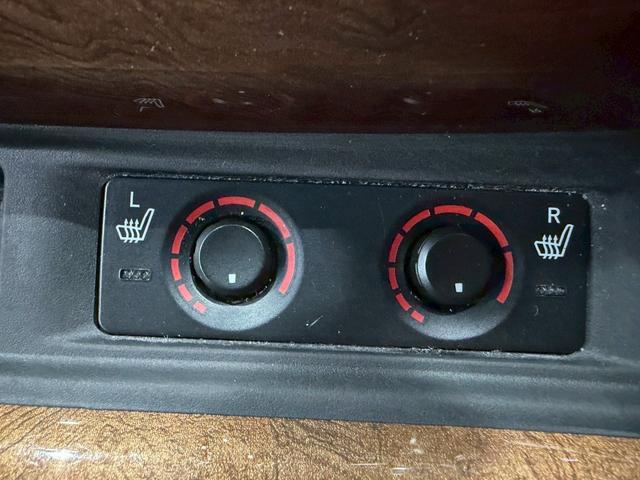 ヴェルファイア ３．５エグゼクティブラウンジ　トヨタセーフティ（禁煙車）（黒本革）（両側電動スライドドア）（ＪＢＬサウンド）（純正ナビ）（フリップダウンモニター）（全方位カメラ）（パワーシート）（シートヒーター）（シートクーラー）（純正１７ＡＷ）（44枚目）