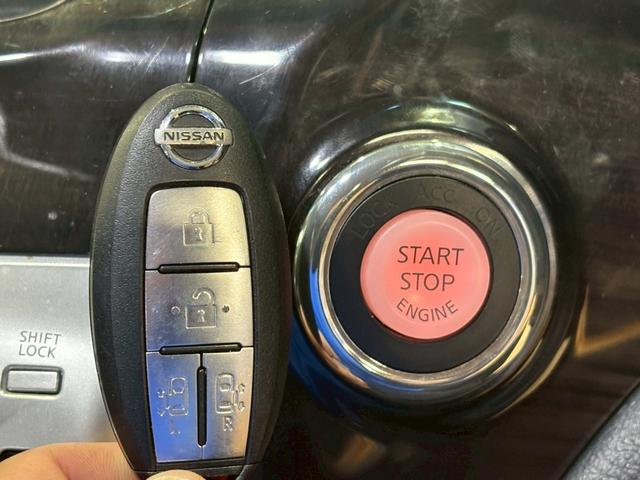 �y�X�}�[�g�L�[���v�b�V���X�^�[�g�z�h�A�n���h�����y�����邾���Ńh�A���b�N�������ł��A�{���̓h�A�n���h���̃��b�N�X�C�b�`�����������Ńu���[�L�𓥂݂Ȃ���G���W���X�C�b�`�����������ŁA�G���W�����n���I