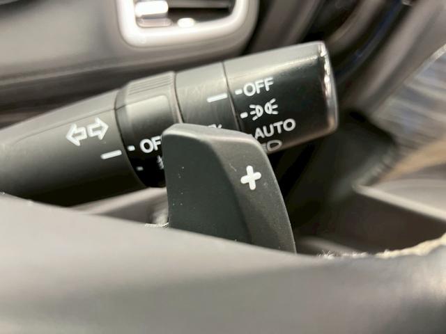 オデッセイ アブソルート・ＥＸ　（禁煙車）（両側パワースライドドア）（純正ナビ）（バックカメラ）（クルーズコントロール）（パワーシート）（キャプテンシート）（オットマン）（アイドリングストップ）（純正１８インチＡＷ）（12枚目）