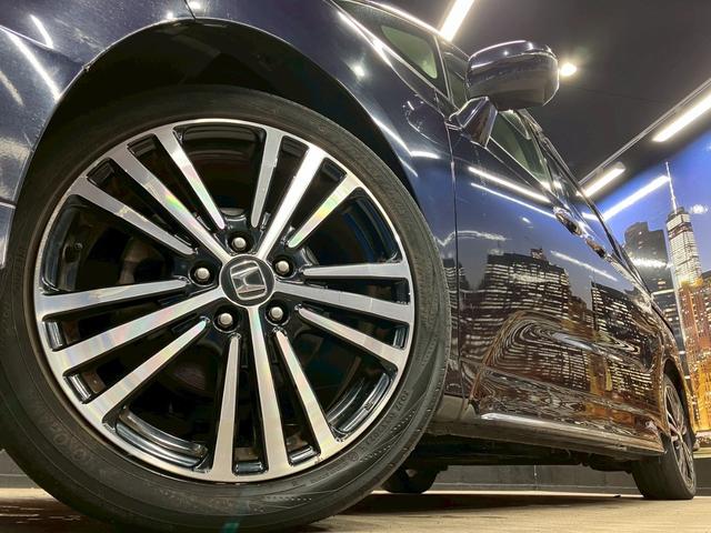 オデッセイ アブソルート・ＥＸ　（禁煙車）（両側パワースライドドア）（純正ナビ）（バックカメラ）（クルーズコントロール）（パワーシート）（キャプテンシート）（オットマン）（アイドリングストップ）（純正１８インチＡＷ）（31枚目）