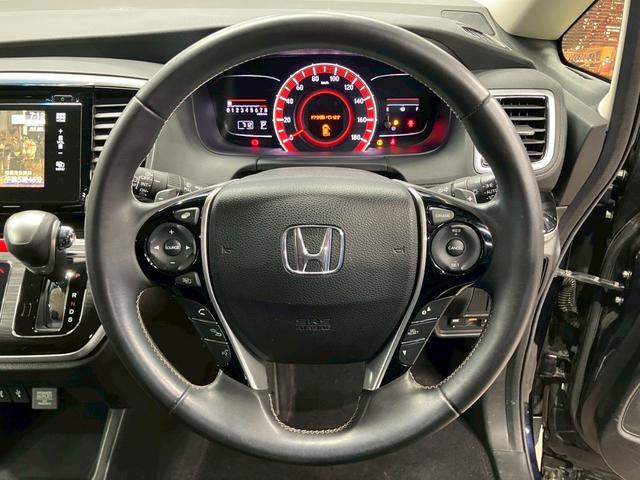 オデッセイ アブソルート・ＥＸ　（禁煙車）（両側パワースライドドア）（純正ナビ）（バックカメラ）（クルーズコントロール）（パワーシート）（キャプテンシート）（オットマン）（アイドリングストップ）（純正１８インチＡＷ）（32枚目）