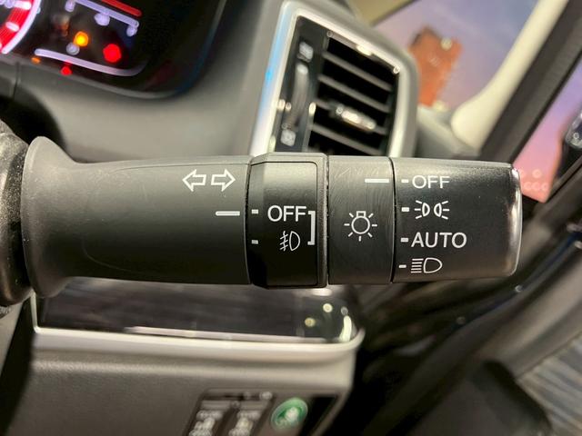 オデッセイ アブソルート・ＥＸ　（禁煙車）（両側パワースライドドア）（純正ナビ）（バックカメラ）（クルーズコントロール）（パワーシート）（キャプテンシート）（オットマン）（アイドリングストップ）（純正１８インチＡＷ）（61枚目）