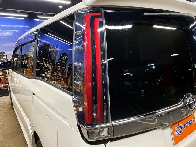 ノア Ｓｉ　（禁煙車）（両側パワースライド）（フロントフォグ）（純正ＳＤナビ）（クルコン）（ＬＥＤヘッドライト）（プッシュスタート＆スマートキー）（アイドリングストップ）（ＥＴＣ）（純正１６インチＡＷ）（52枚目）