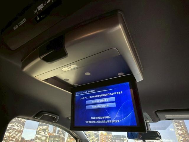 ヴォクシー ＺＳ　トヨタセーフティ（禁煙車）（両側パワースライドドア）（アルパイン製ナビ）（アルパイン製後席モニター）（クルーズコントロール）（バックカメラ）（ＥＴＣ）（オートマチックハイビーム）（純正１６インチＡＷ）（8枚目）