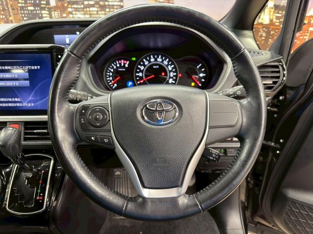 ヴォクシー ＺＳ　トヨタセーフティ（禁煙車）（両側パワースライドドア）（アルパイン製ナビ）（アルパイン製後席モニター）（クルーズコントロール）（バックカメラ）（ＥＴＣ）（オートマチックハイビーム）（純正１６インチＡＷ）（37枚目）