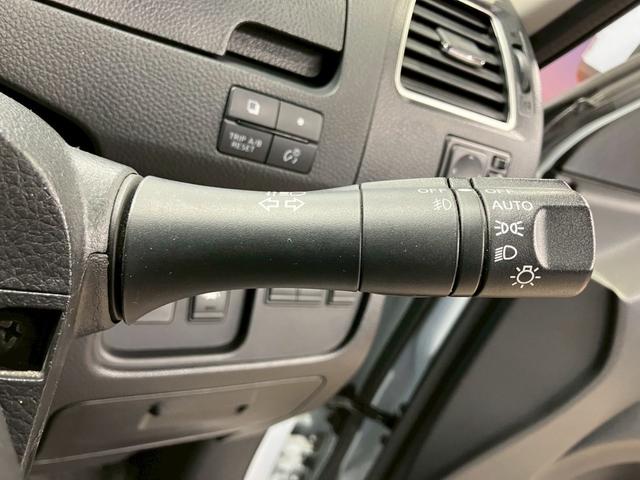 セレナ ハイウェイスター Vセレクション+セーフティ SHV エマージェンシーブレーキ(禁煙車)(後期型)(両側パワースライドドア)(純正8インチナビ)(ビルトインETC)(クルーズコントロール)(LEDヘッドライト)(Bluetooth)(純正16インチAW)(52枚目)