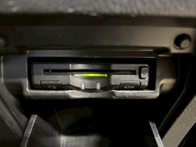 ヴェルファイア ２．４Ｚ　ゴールデンアイズＩＩ　（禁煙車）（後期型）（黒半革）（両側パワースライドドア）（イクリプスナビ）（フリップダウンモニター）（パワーバックドア）（バックカメラ）（ＥＴＣ）（キャプテンシート）（オットマン）（純正１８インチＡＷ（13枚目）