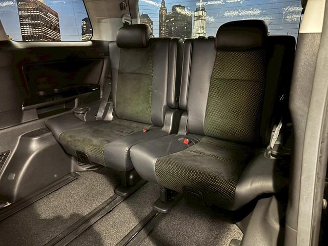 ヴェルファイア ２．４Ｚ　ゴールデンアイズＩＩ　（禁煙車）（後期型）（黒半革）（両側パワースライドドア）（イクリプスナビ）（フリップダウンモニター）（パワーバックドア）（バックカメラ）（ＥＴＣ）（キャプテンシート）（オットマン）（純正１８インチＡＷ（28枚目）