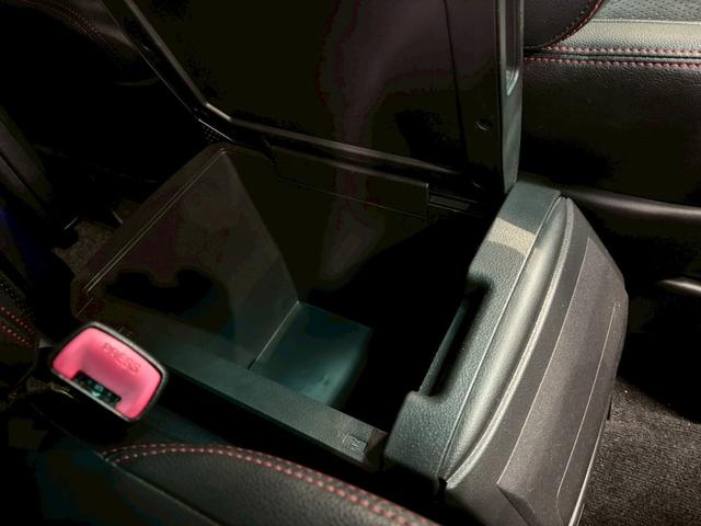 ヴェルファイア ２．４Ｚ　ゴールデンアイズＩＩ　（禁煙車）（後期型）（黒半革）（両側パワースライドドア）（イクリプスナビ）（フリップダウンモニター）（パワーバックドア）（バックカメラ）（ＥＴＣ）（キャプテンシート）（オットマン）（純正１８インチＡＷ（30枚目）