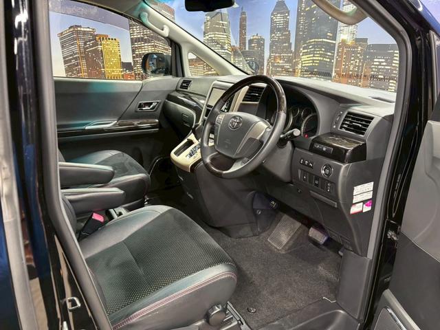 ヴェルファイア ２．４Ｚ　ゴールデンアイズＩＩ　（禁煙車）（後期型）（黒半革）（両側パワースライドドア）（イクリプスナビ）（フリップダウンモニター）（パワーバックドア）（バックカメラ）（ＥＴＣ）（キャプテンシート）（オットマン）（純正１８インチＡＷ（39枚目）