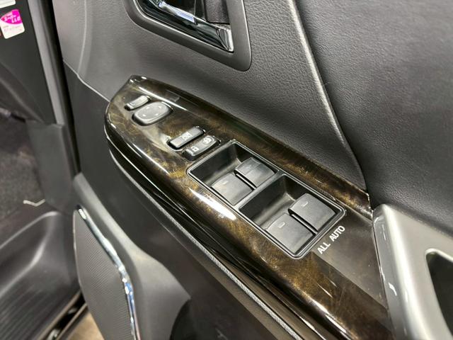 ヴェルファイア ２．４Ｚ　ゴールデンアイズＩＩ　（禁煙車）（後期型）（黒半革）（両側パワースライドドア）（イクリプスナビ）（フリップダウンモニター）（パワーバックドア）（バックカメラ）（ＥＴＣ）（キャプテンシート）（オットマン）（純正１８インチＡＷ（51枚目）
